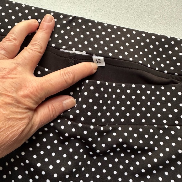 Black and white polka dot pull on skort size large - Picture 3 of 6